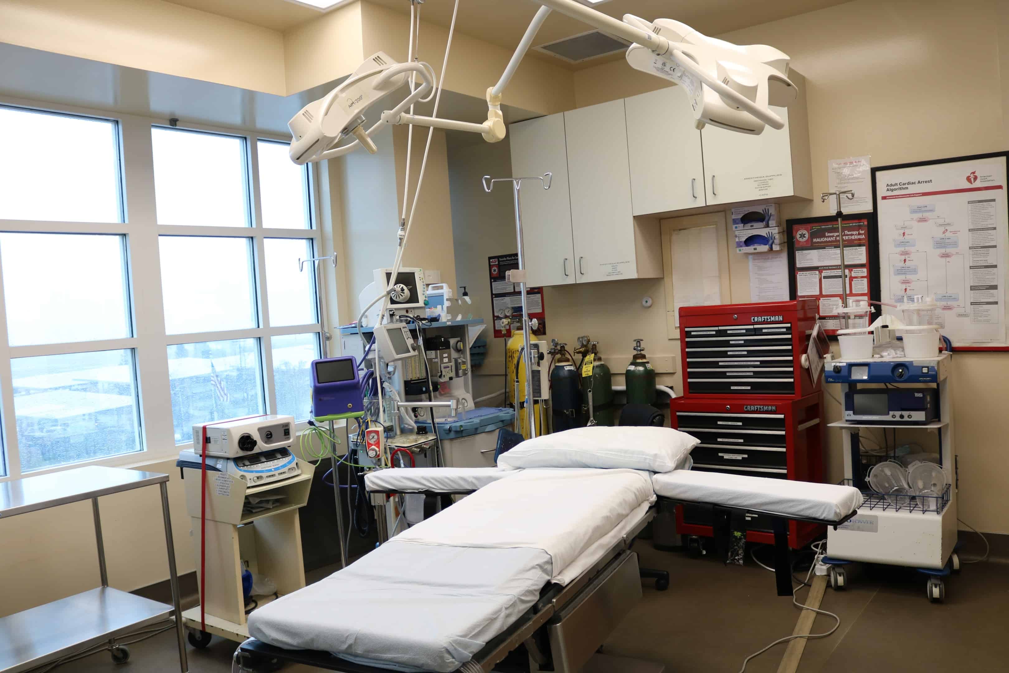 Location of Marin Cosmetic Surgery Center in Novato, California, showing full scale operating room..